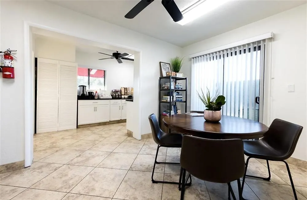 アパート 244 Fully Furnished 1Br Suite-Pet Friendly スコッツデール 米国