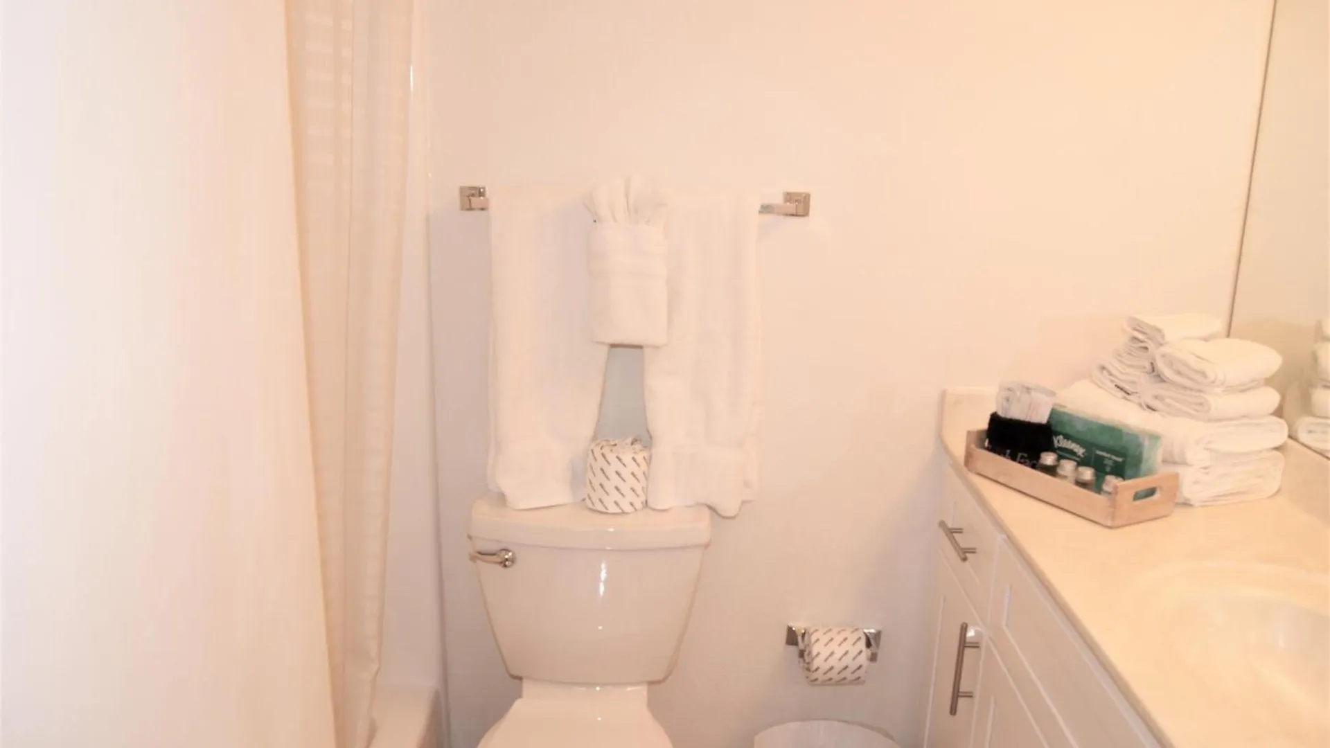244 Fully Furnished 1Br Suite-Pet Friendly スコッツデール アパート